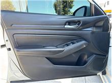 Vehicle Thumb #14