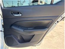 Vehicle Thumb #20