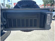 Vehicle Thumb #19