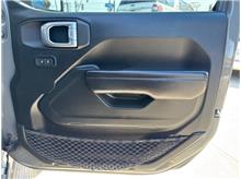Vehicle Thumb #23
