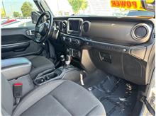 Vehicle Thumb #25