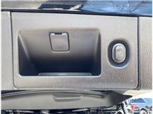 Vehicle Thumb #32