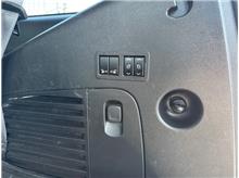 Vehicle Thumb #32