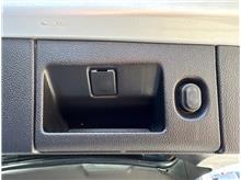 Vehicle Thumb #33