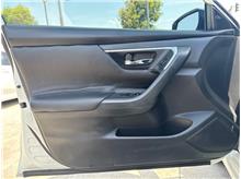 Vehicle Thumb #14