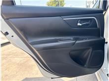 Vehicle Thumb #17