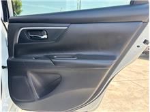 Vehicle Thumb #21