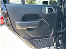 Vehicle Thumb #17