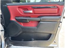 Vehicle Thumb #23