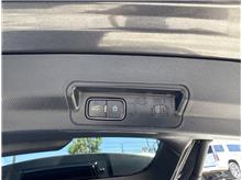 Vehicle Thumb #23