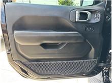 Vehicle Thumb #14