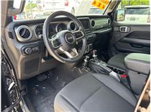 Vehicle Thumb #16