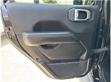 Vehicle Thumb #17