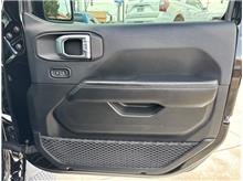Vehicle Thumb #27