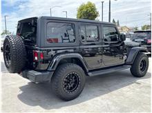 Vehicle Thumb #43
