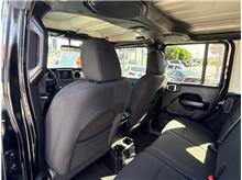 Vehicle Thumb #19
