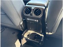 Vehicle Thumb #27