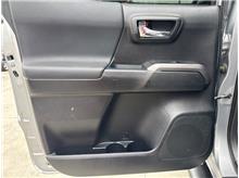 Vehicle Thumb #26