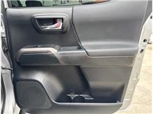 Vehicle Thumb #29