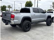 Vehicle Thumb #9
