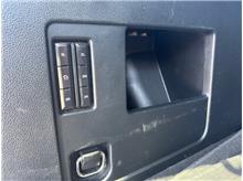 Vehicle Thumb #25