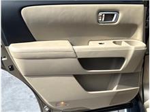 Vehicle Thumb #17