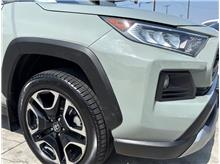Vehicle Thumb #33