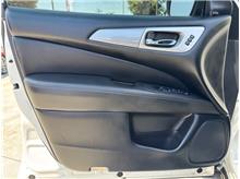 Vehicle Thumb #14