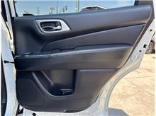 Vehicle Thumb #26