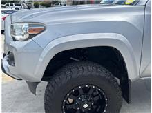 Vehicle Thumb #36