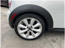 Vehicle Thumb #22