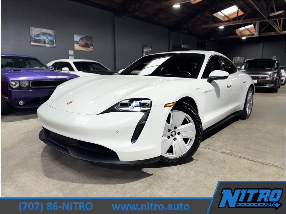 2022 Porsche Taycan Base's photo