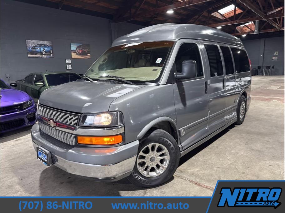 2004 Chevrolet Express 1500's photo
