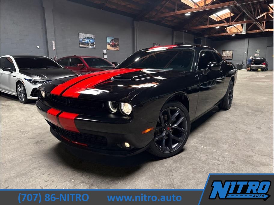 2020 Dodge Challenger SXT Auto's photo