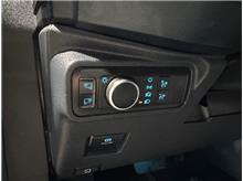 Vehicle Thumb #17