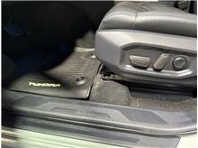 Vehicle Thumb #33