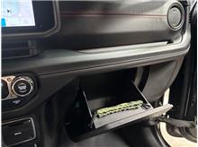Vehicle Thumb #21
