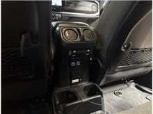 Vehicle Thumb #24