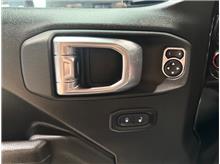 Vehicle Thumb #26