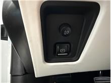 Vehicle Thumb #29