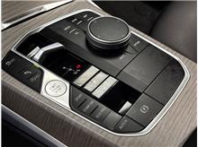Vehicle Thumb #32