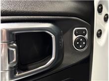 Vehicle Thumb #16