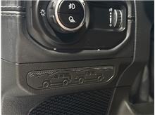 Vehicle Thumb #20