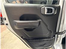 Vehicle Thumb #12