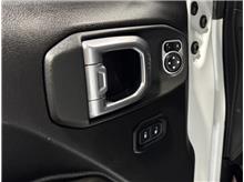 Vehicle Thumb #16