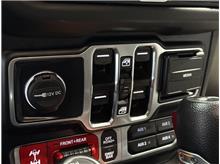 Vehicle Thumb #26