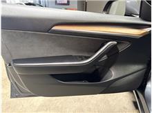 Vehicle Thumb #9