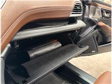 Vehicle Thumb #26