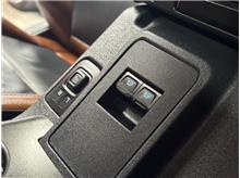 Vehicle Thumb #28