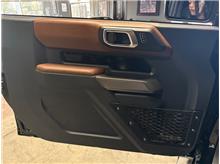 Vehicle Thumb #9